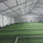 CORT ACTIVITĂȚI SPORTIVE CU STRUCTURĂ DE ALUMINIU